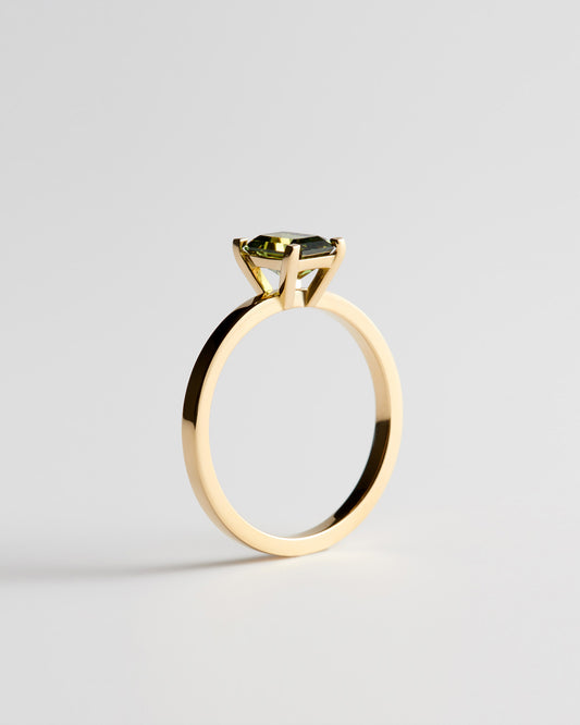 Solitaire 02 - 4 Claw Emerald