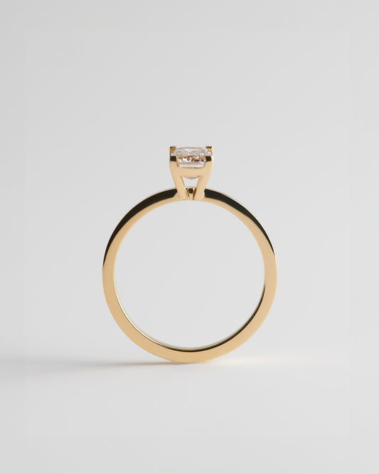 Solitaire - 4 Claw Emerald - Champagne Diamond