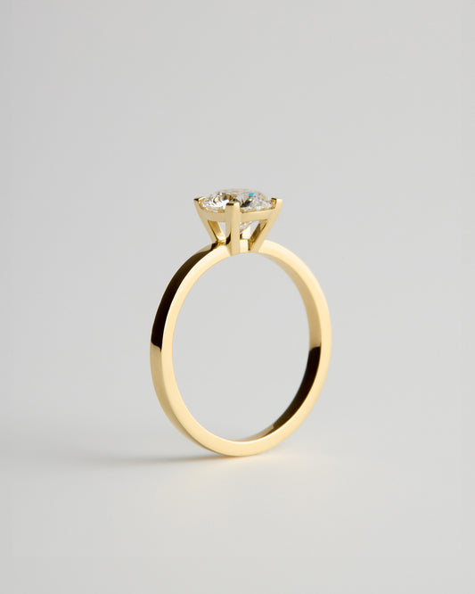 Solitaire - 4 Claw Round - White Diamond