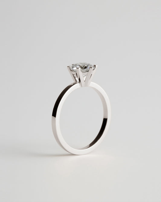Solitaire - 6 Claw Round - White Diamond