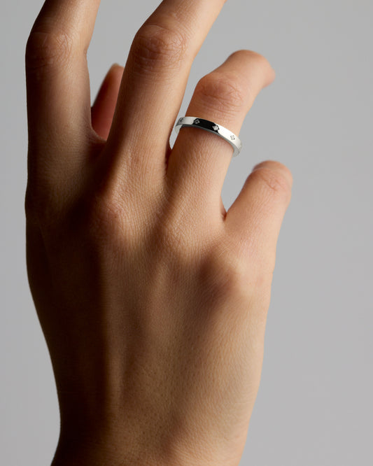 Fine Single Trap Ring - White Diamonds