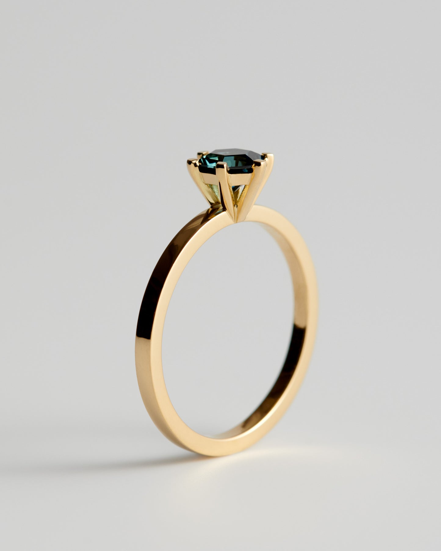 Solitaire - 6 Claw Hexagonal - Australian Sapphire (Sol 10)