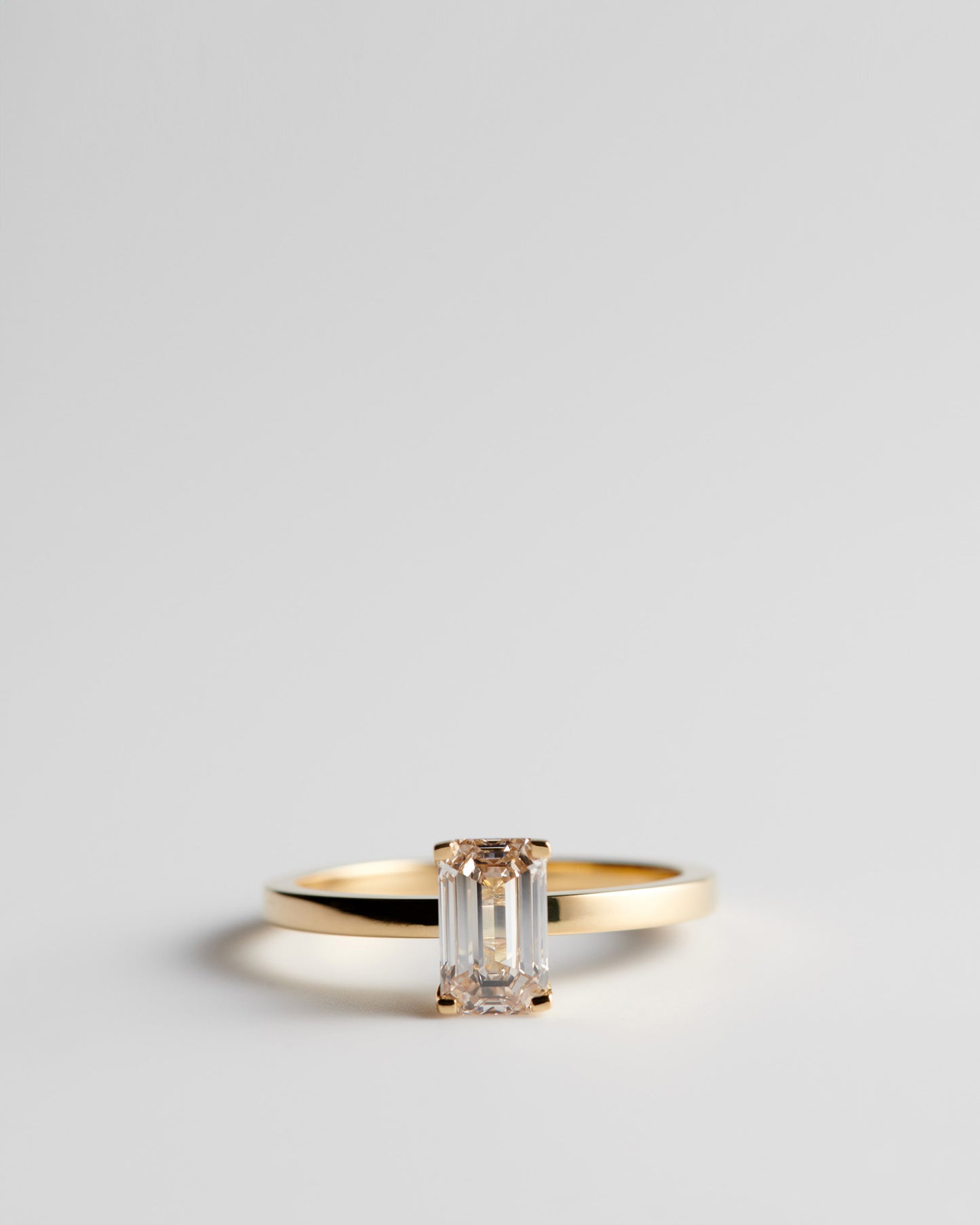 Solitaire - 4 Claw Emerald - N/S Champagne Diamond (Sol 15)