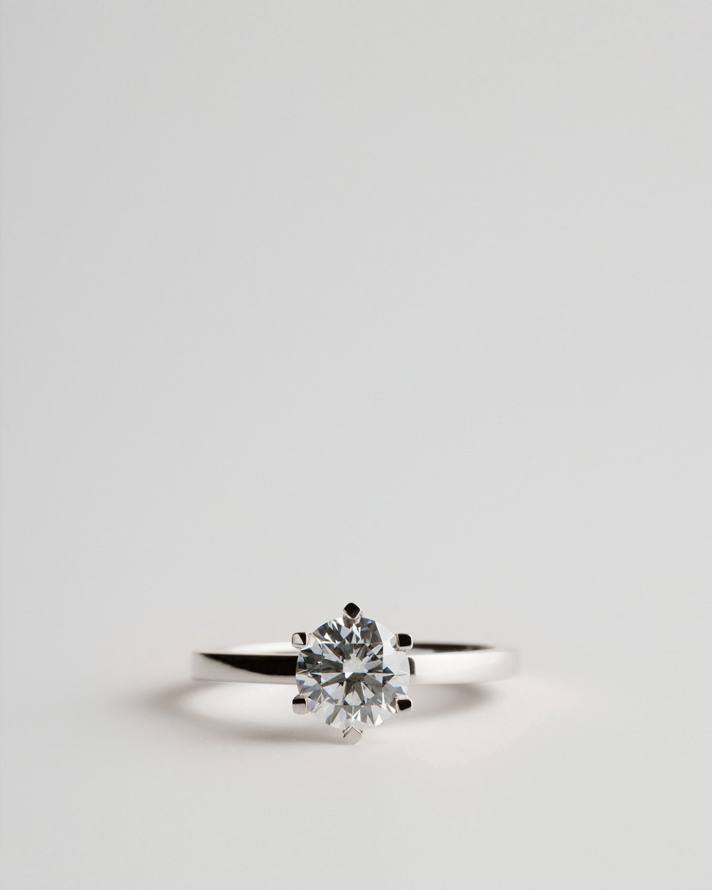 Solitaire - 6 Claw Round - White Diamond