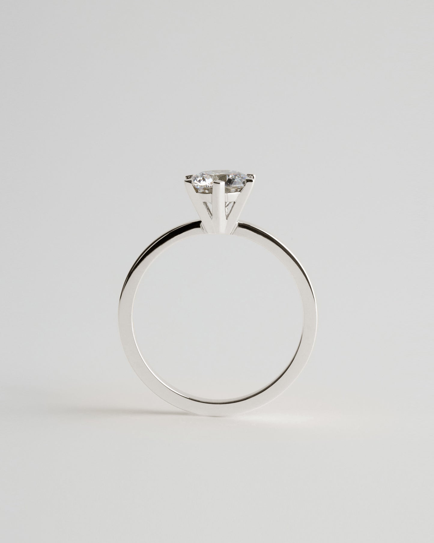 Solitaire - 6 Claw Round - White Diamond