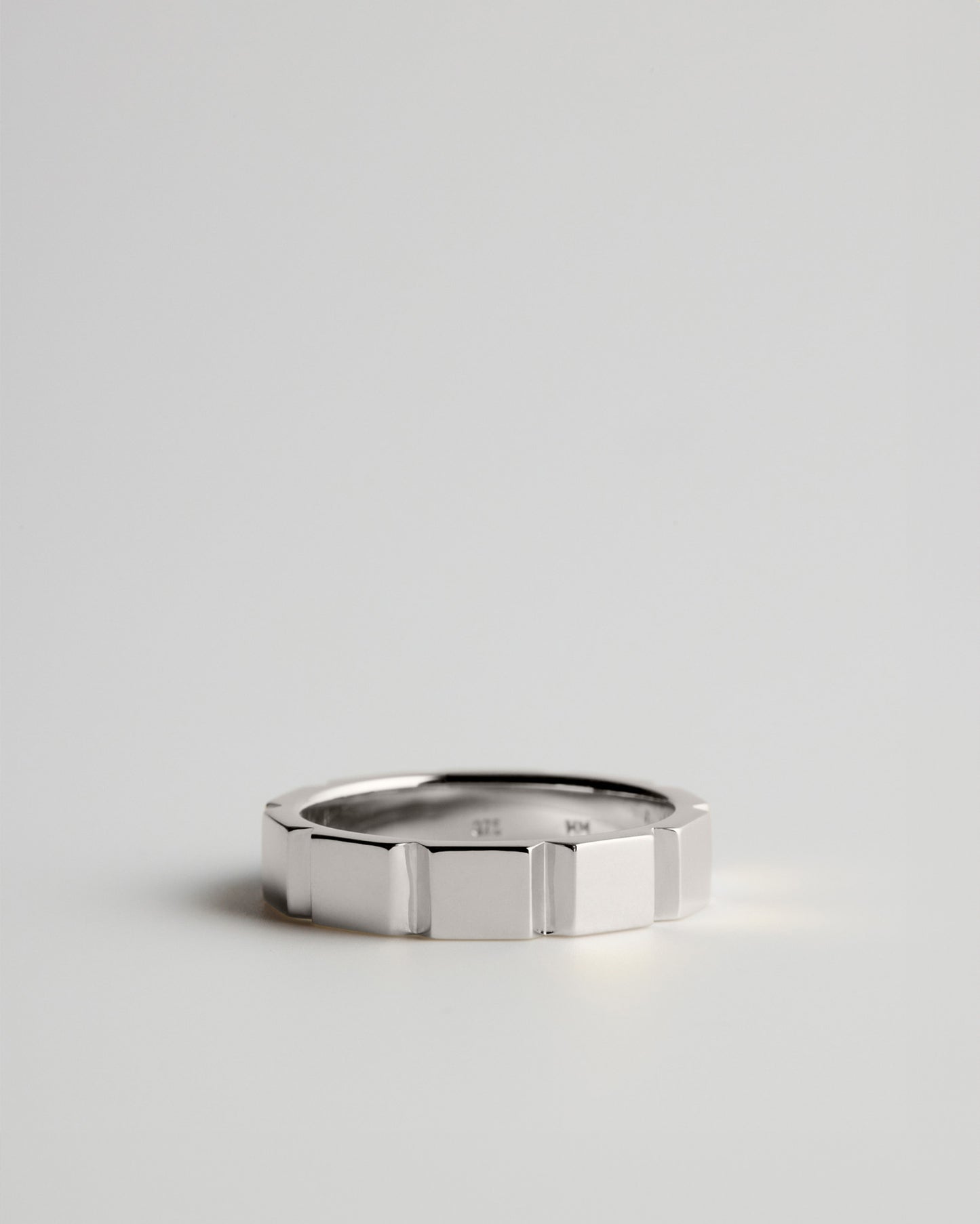 Facade Ring