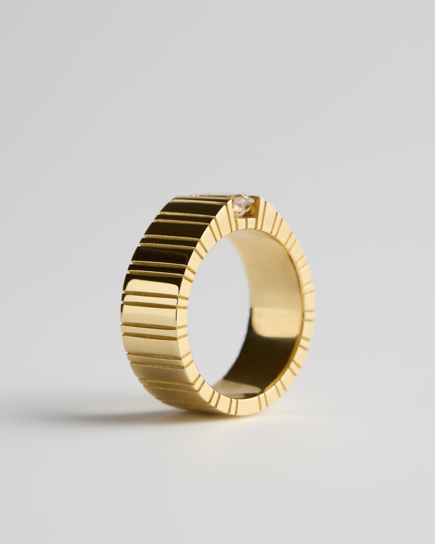 LVM Ring - Wide - Champagne Diamond