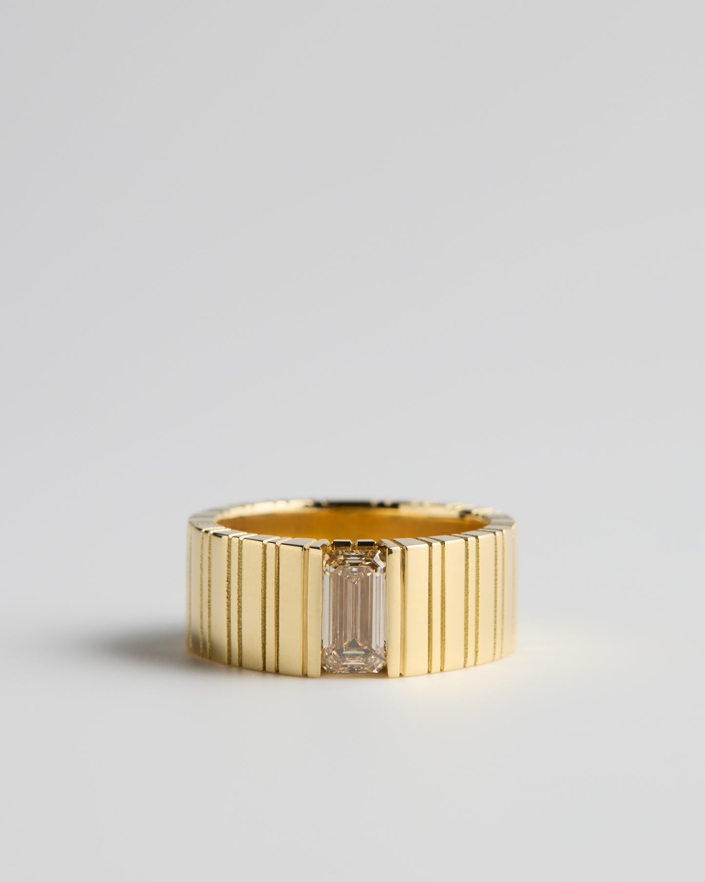 LVM Ring - Wide - Champagne Diamond