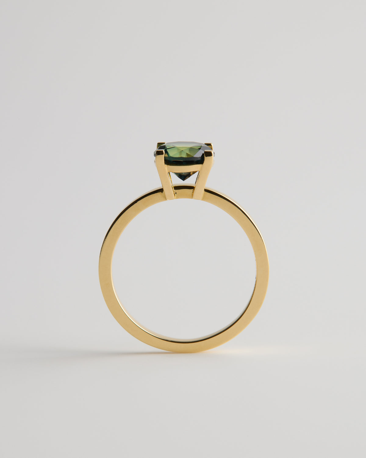 Solitaire - 4 Claw Round - Australian Sapphire (Sol 31)