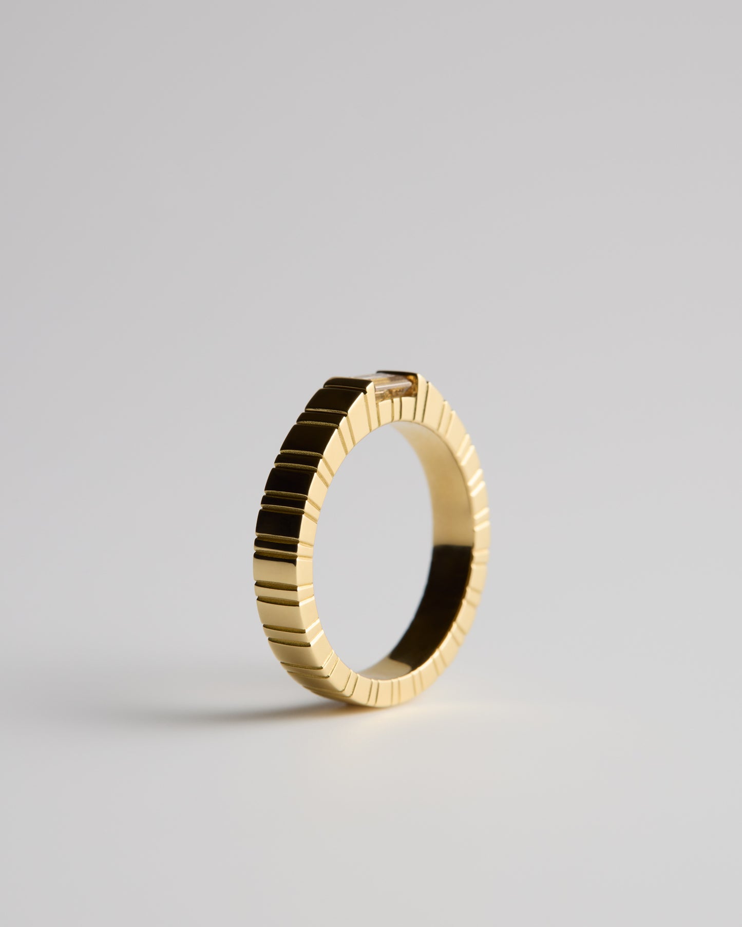 LVM Location Ring - Fine - Champagne Diamond - (LOC09)