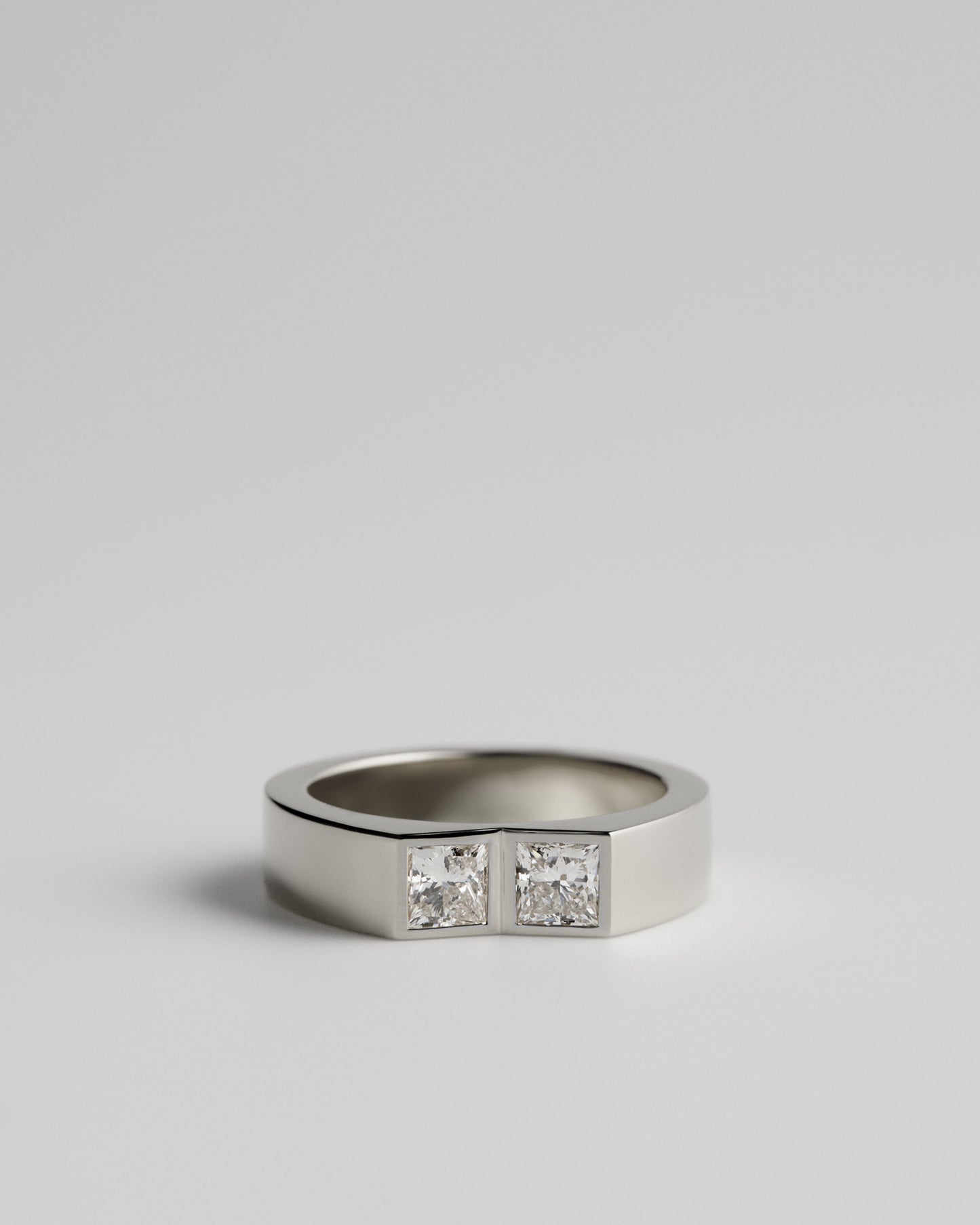 Joan Band 244 - White Diamonds