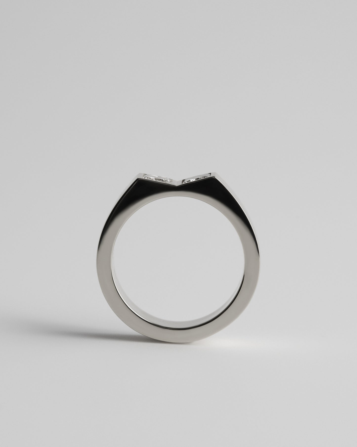 Joan Band 244 - White Diamonds