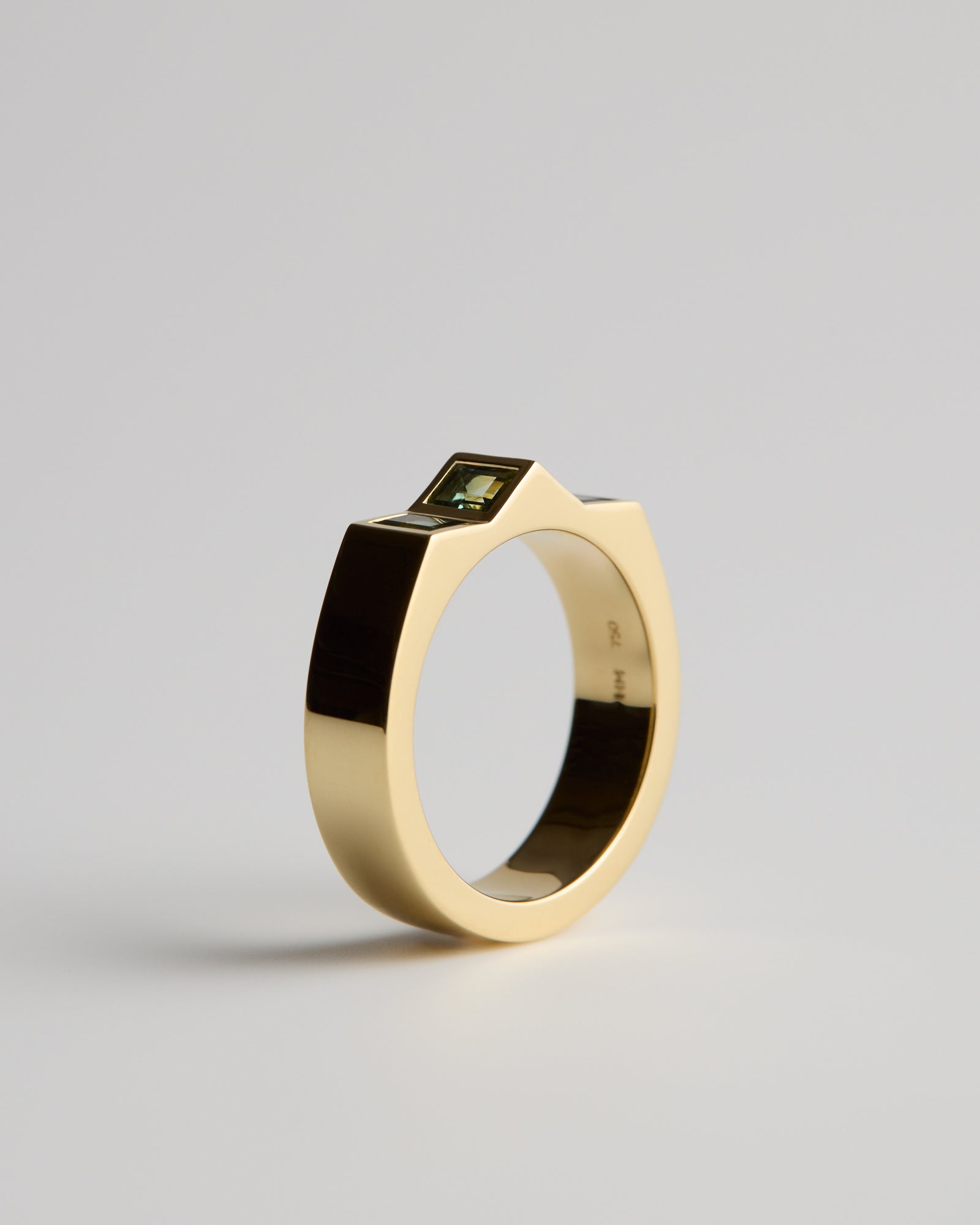 Australian Moss Green Sapphires - 18ct Yellow Gold