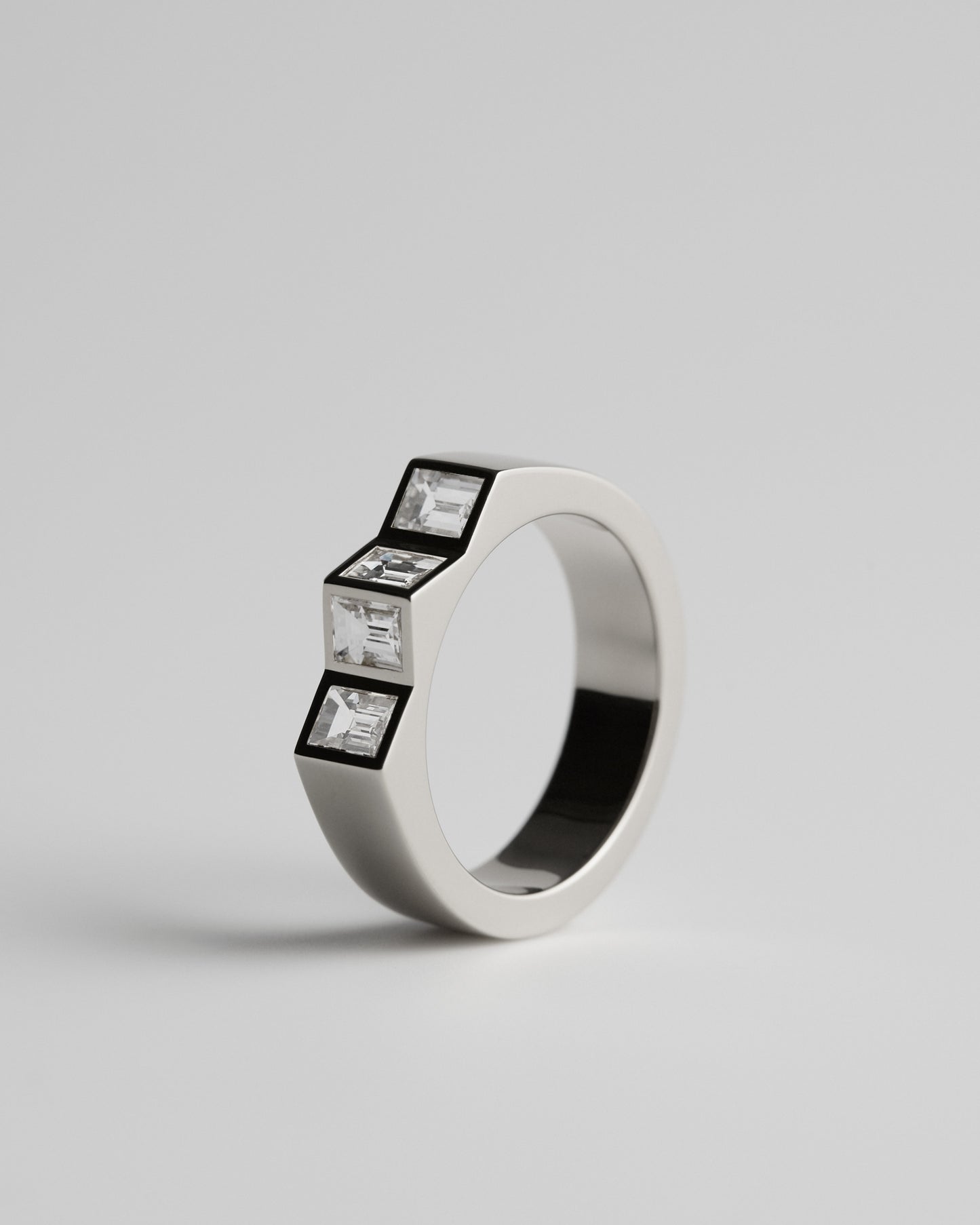 Joan Band 443 - White Diamonds