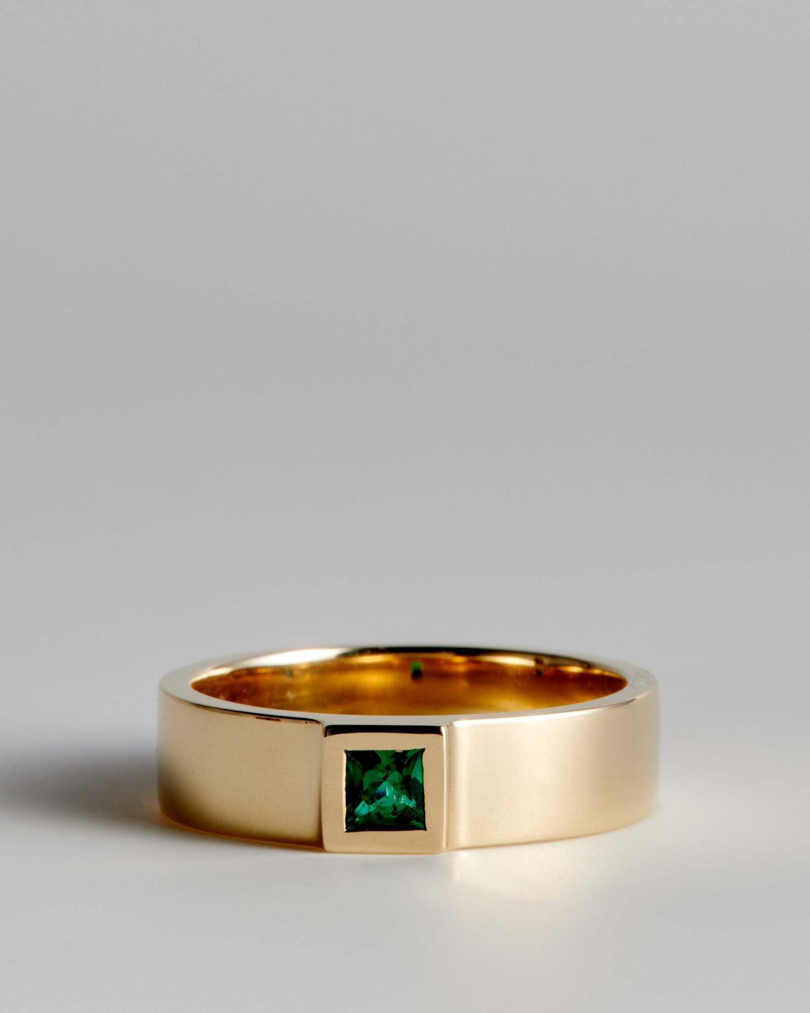 Single Window Ring - Emerald